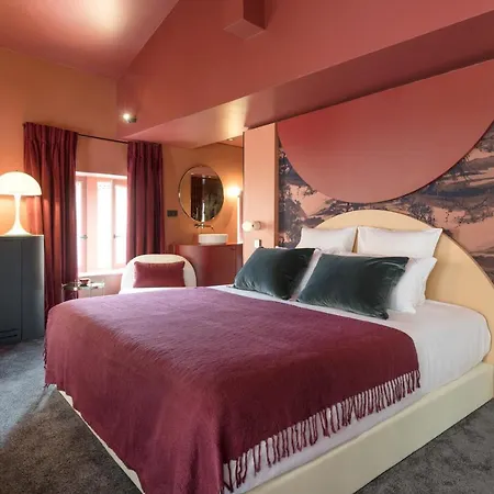 Mihotel Tour Rose