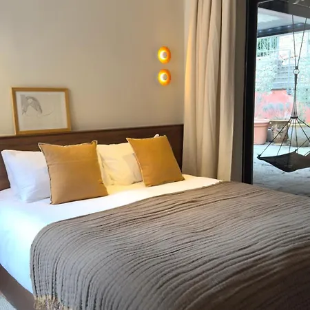 Mihotel Tour Rose