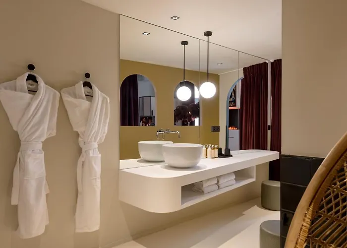 Mihotel Tour Rose Hotel *